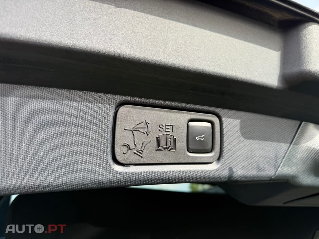 Ford Mustang Mach-E Alargada