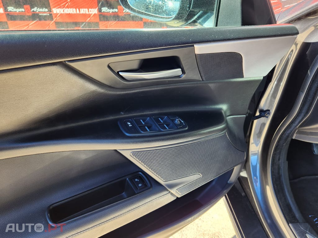 Jaguar XE 2.0 D R-Sport
