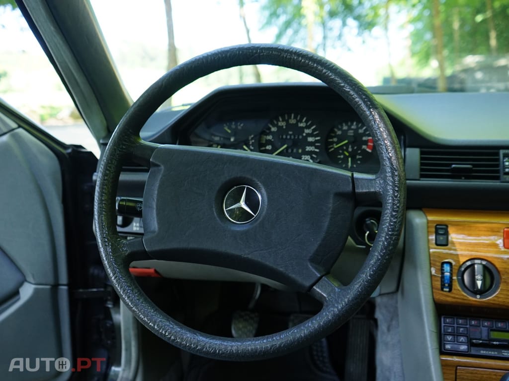 Mercedes-Benz 230 CE w124