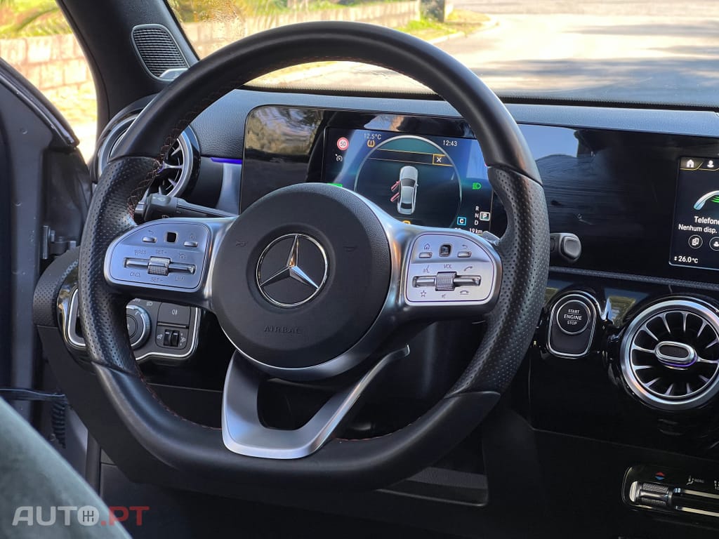 Mercedes-Benz A 250 e 8G-DCT AMG Line