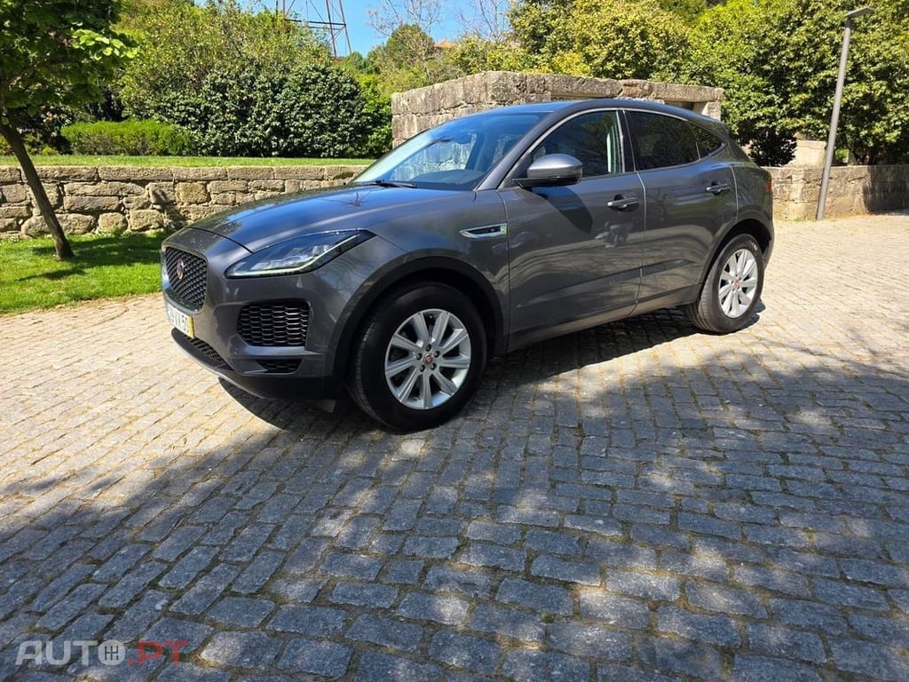 Jaguar E-Pace 2.0 i4D R-Dynamic S — fotografia 3