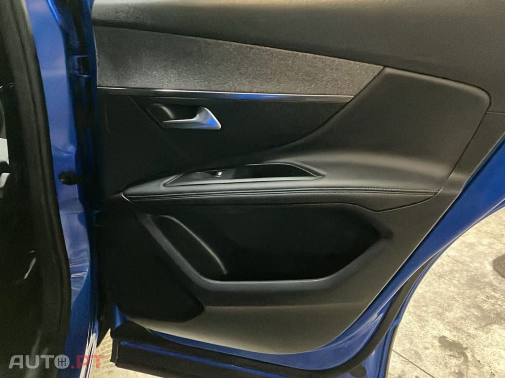 Peugeot 3008 1.2 PureTech Allure EAT8