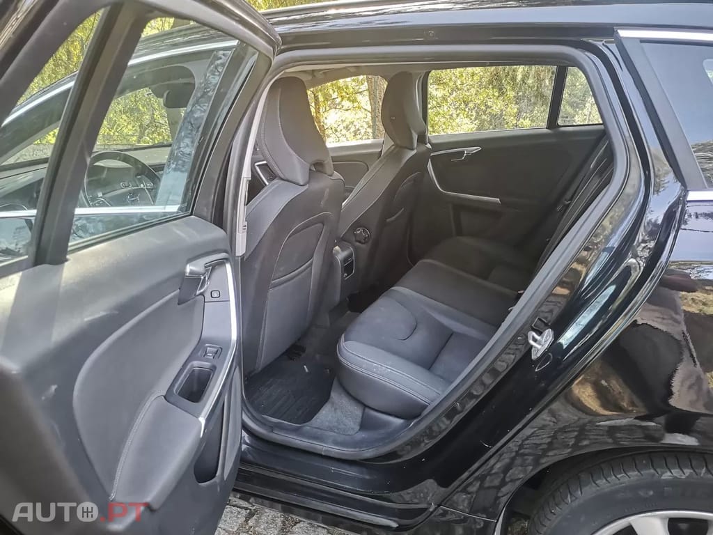 Volvo V60 2.0 D4 Momentum Eco Geartronic