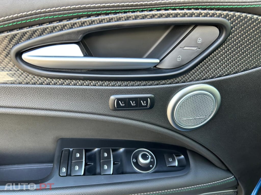 Alfa Romeo Stelvio V6 2.9 Bi-Turbo AT8-Q4 Quadrifoglio