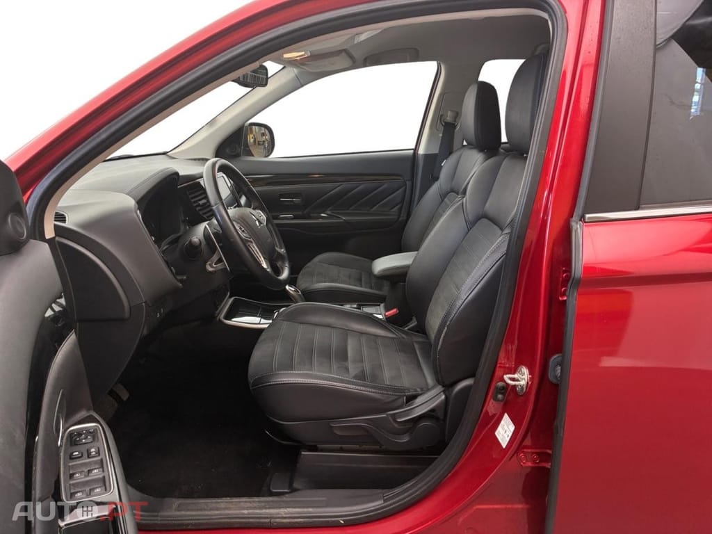 Mitsubishi Outlander 2.4l 4WD PHEV Business