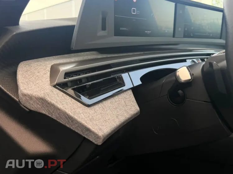 Peugeot 3008 1.2 Hybrid Allure e-DCS6