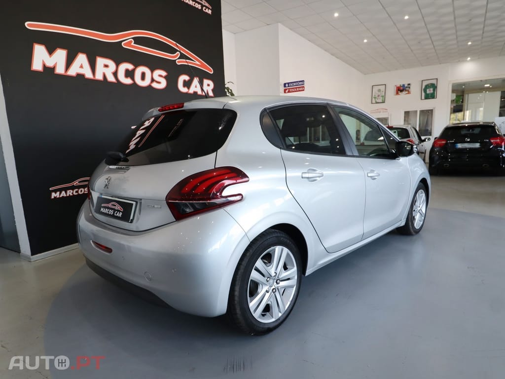 Peugeot 208 1.2 PureTech Style