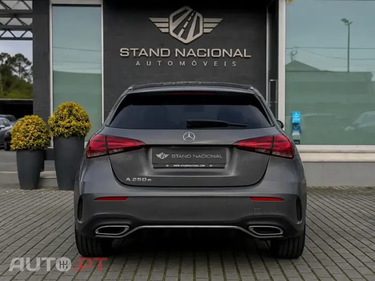 Mercedes-Benz A 250 e AMG Line