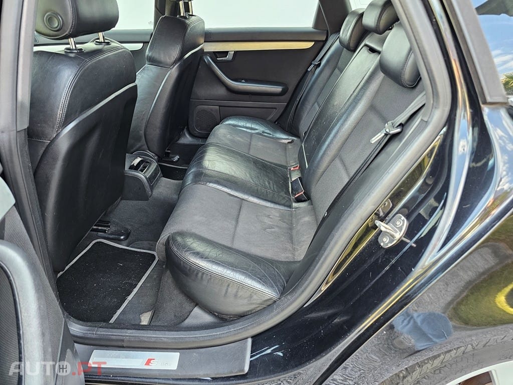 Audi A4 Avant 2.0 TDI S-line