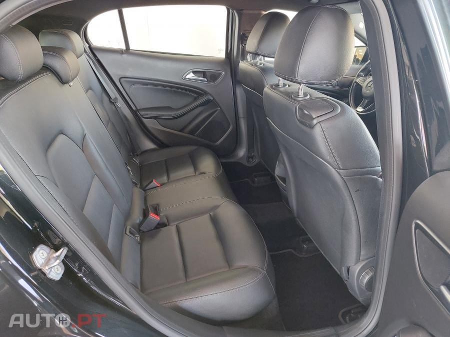 Mercedes-Benz GLA 180 Urban
