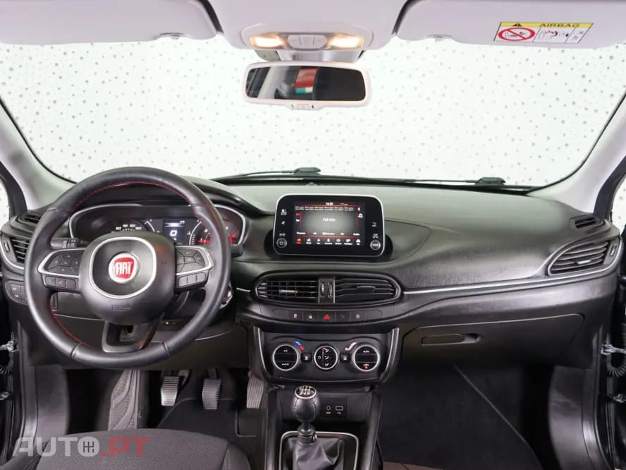 Fiat Tipo 1.6 M-Jet Lounge Tech