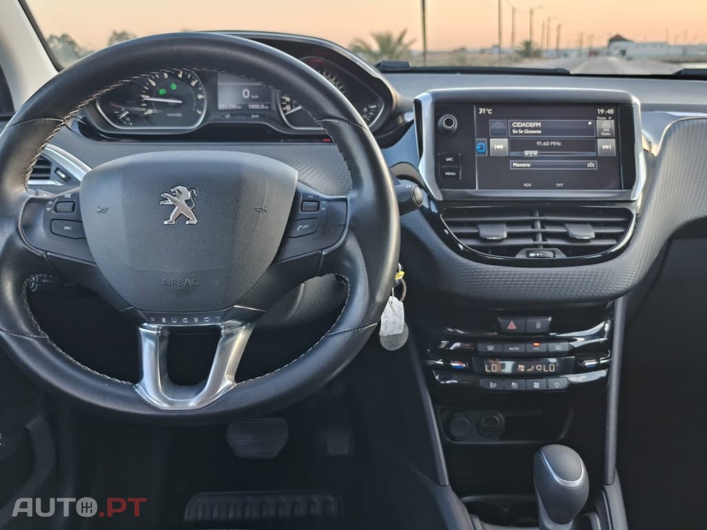 Peugeot 208 1.2 PureTech Allure EAT6
