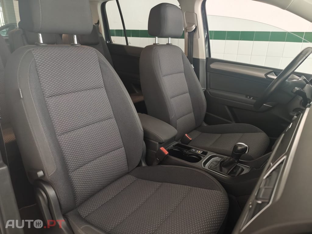 Volkswagen Touran 2.0 TDI Confortline DSG