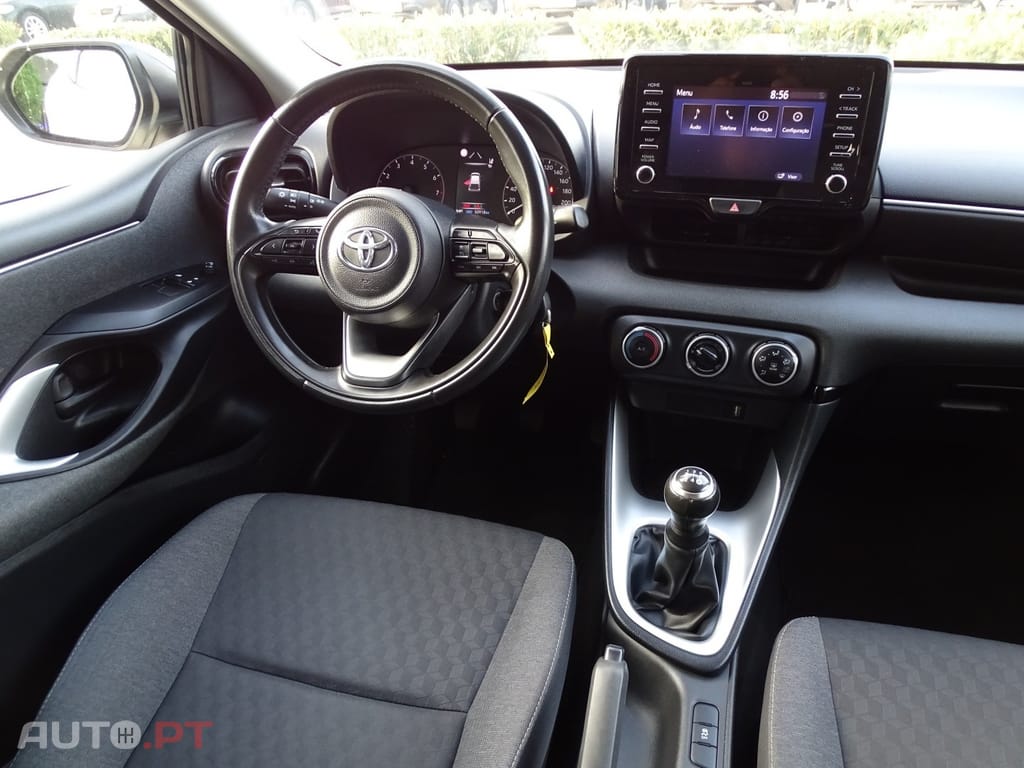 Toyota Yaris 1.0 VVT-i Comfort Plus — fotografia 11