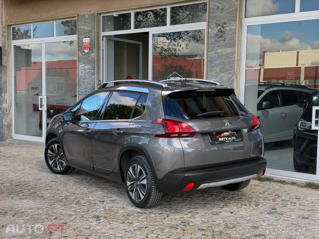 Peugeot 2008 1.2 PureTech Allure