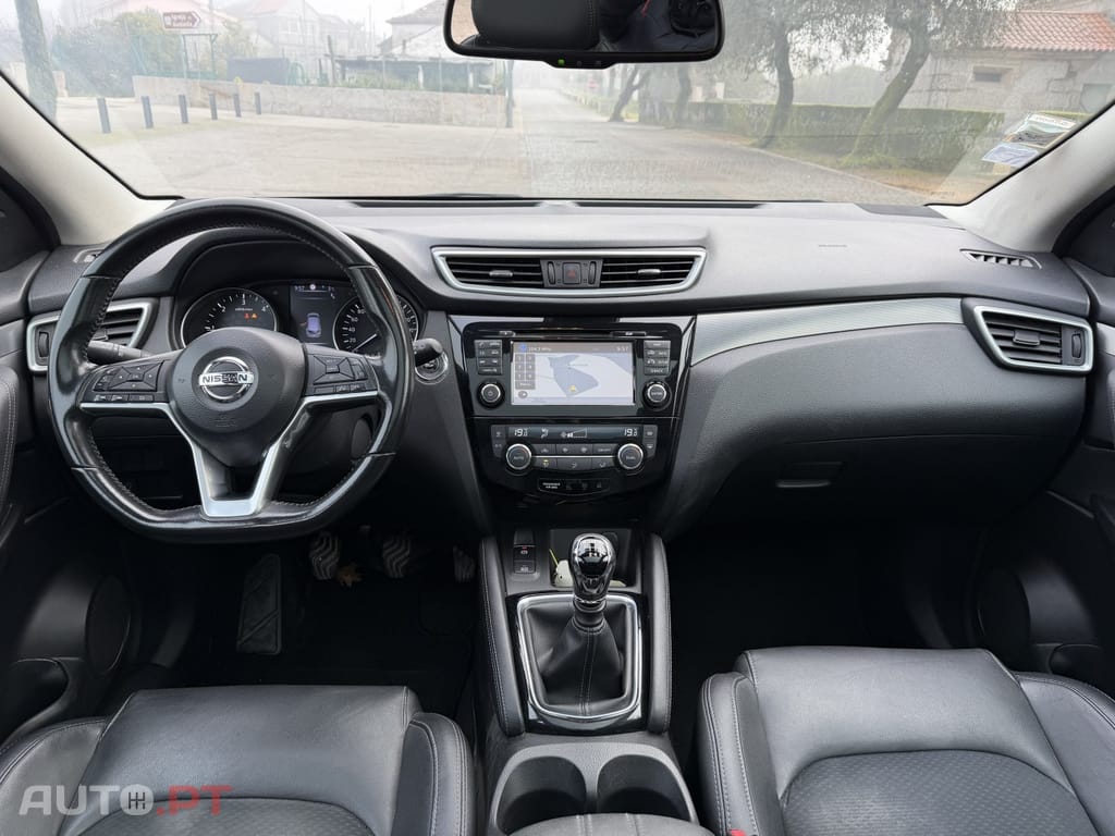 Nissan Qashqai 1.6 Tekna Sport 18