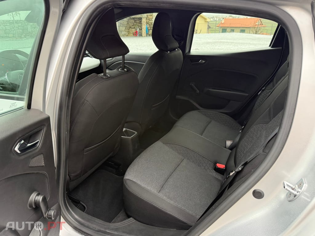 Renault Clio 1.6 E-Tech Intens