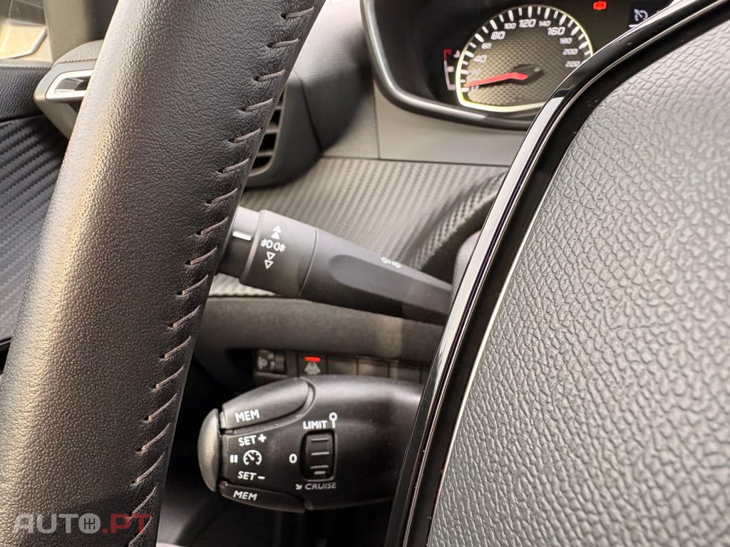 Peugeot 2008 1.5 BlueHDi Allure Pack