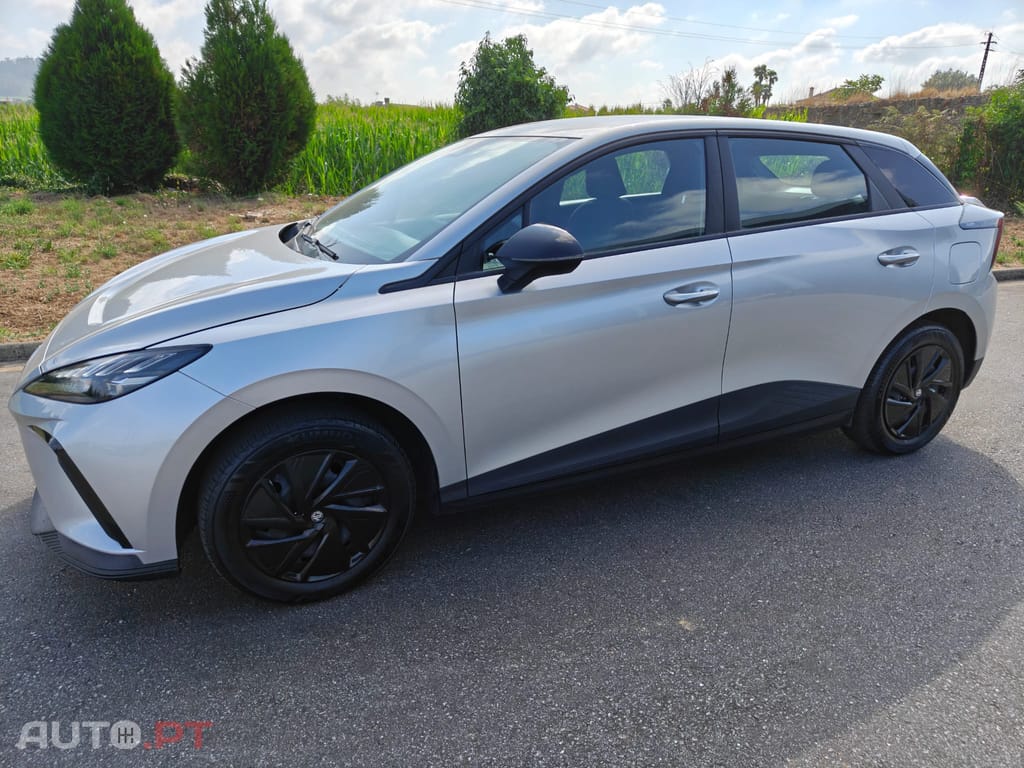 MG MG4 51 kWh 170 cv