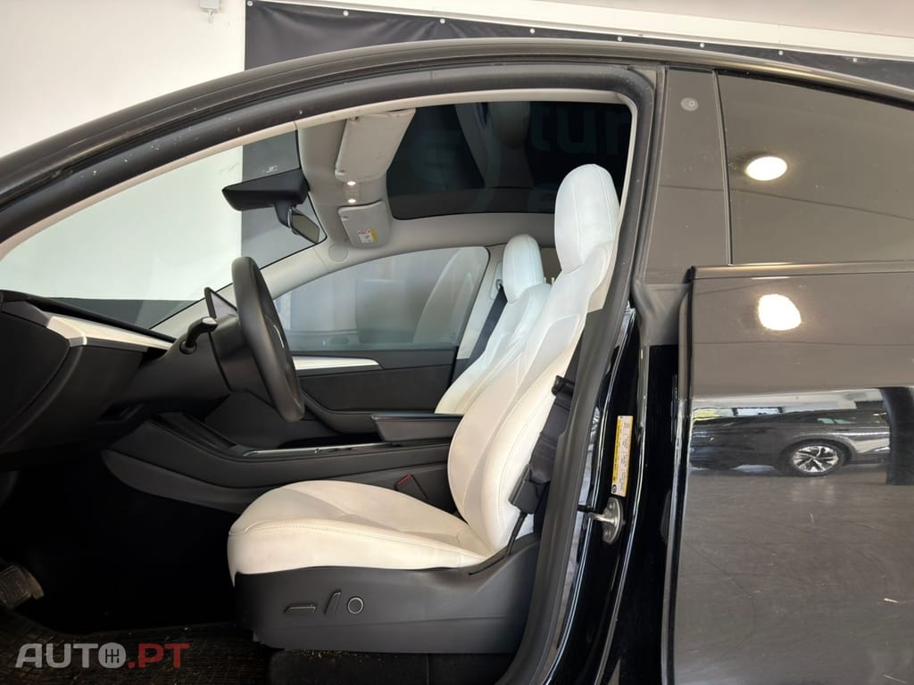 Tesla Model Y Long Range Tração Integral