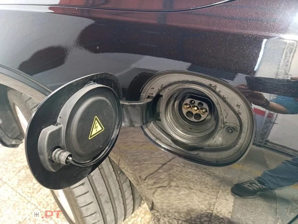 Volvo V90 2.0 T8 Momentum AWD Geartronic