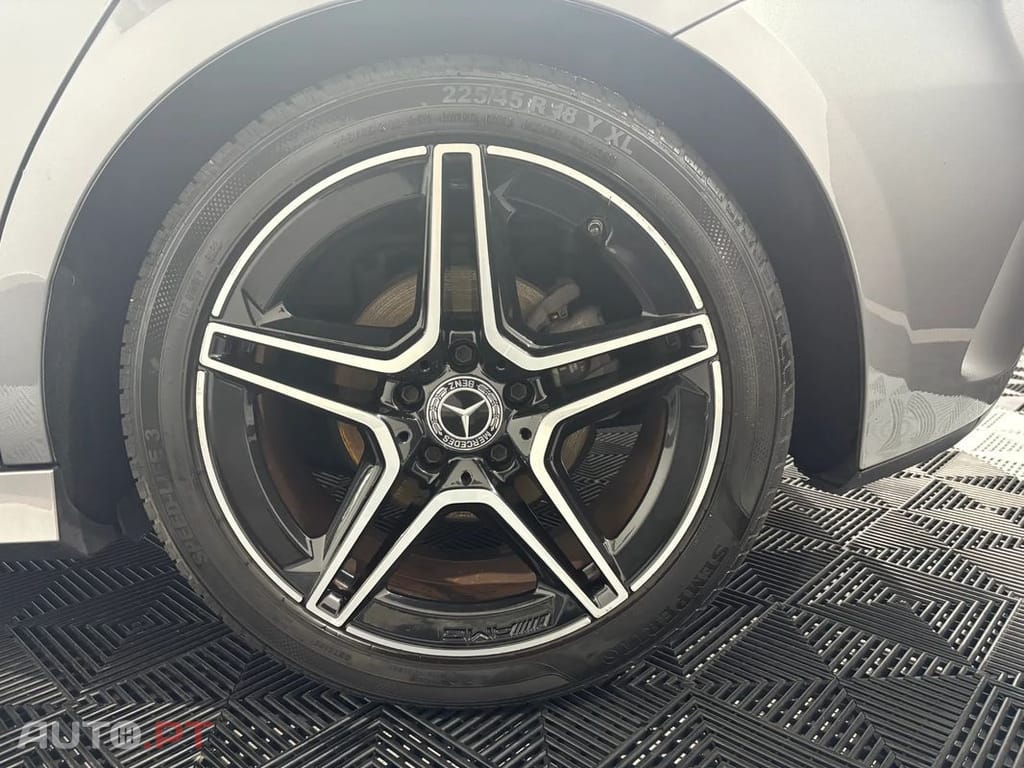 Mercedes-Benz A 160 d AMG Line