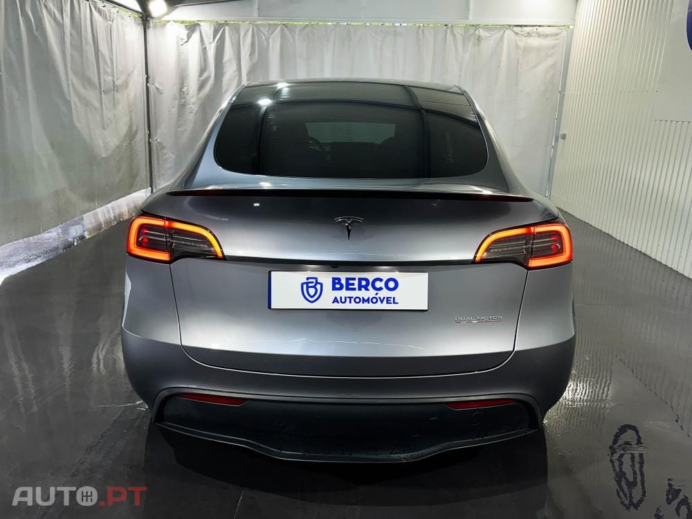 Tesla Model Y Performance Dual Motor AWD