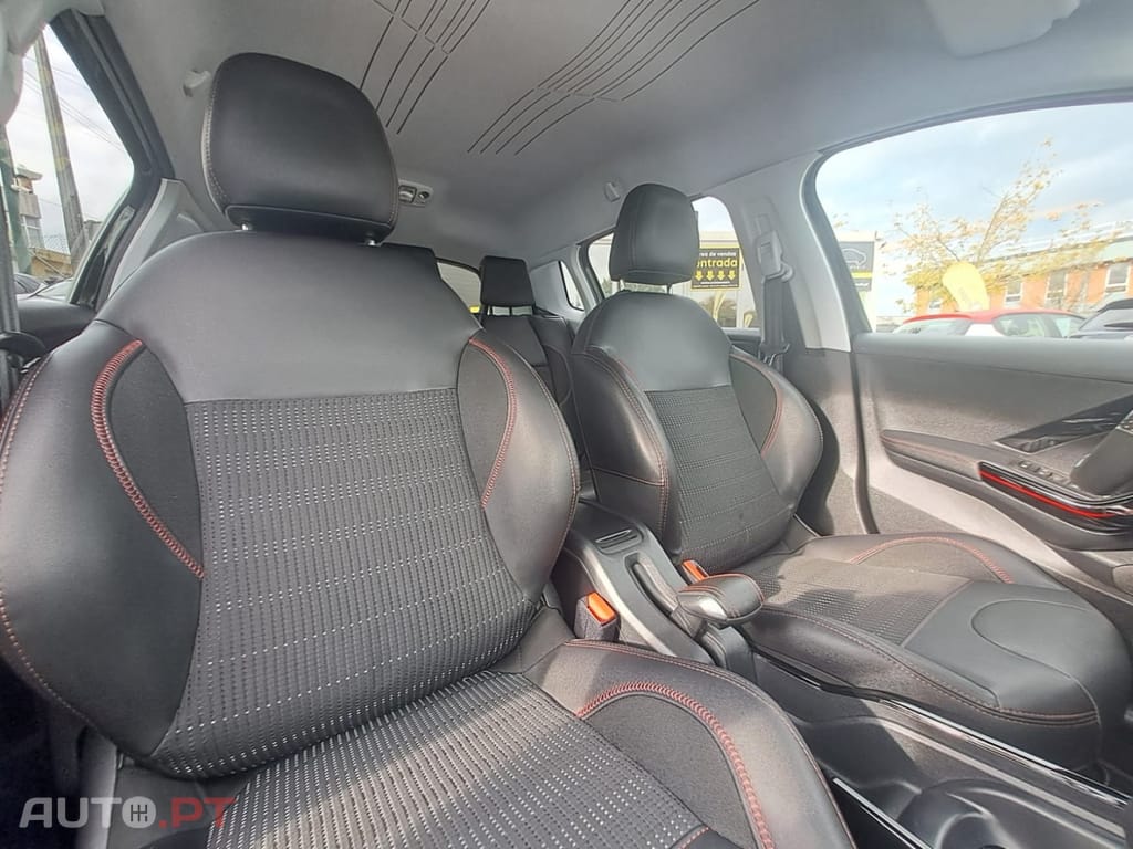 Peugeot 2008 1.2 PureTech GT Line EAT8