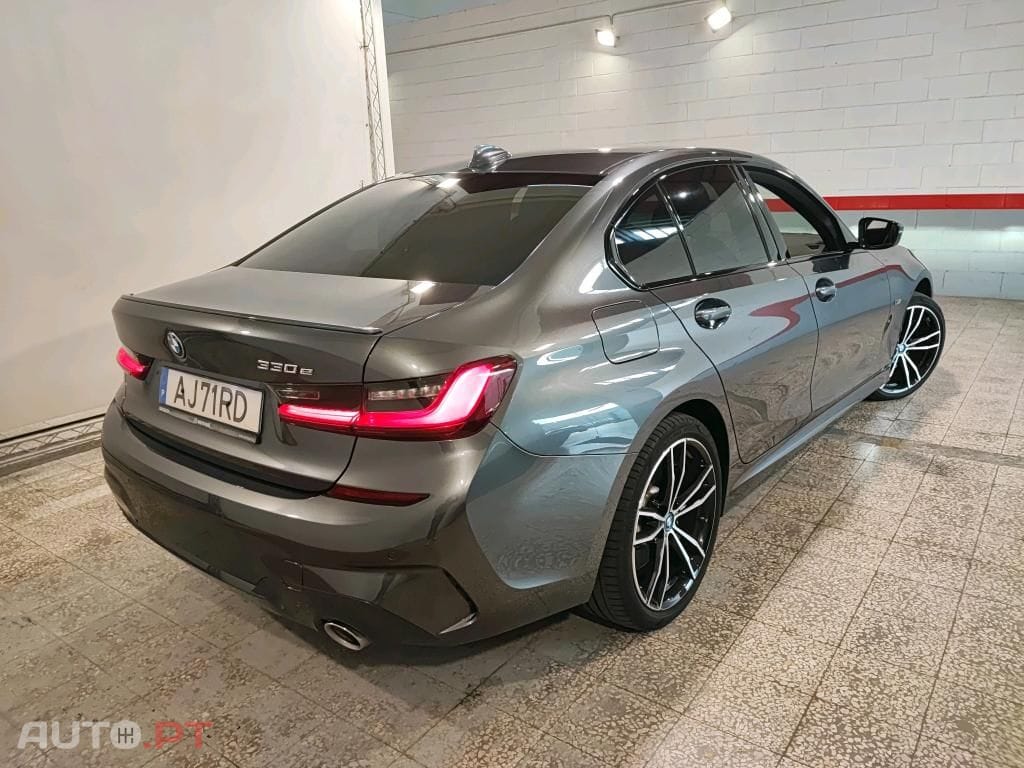 BMW 330 e Pack M Auto