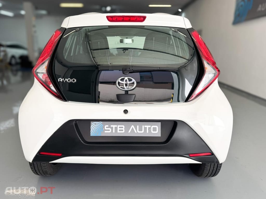 Toyota Aygo 1.0 X-Play Plus