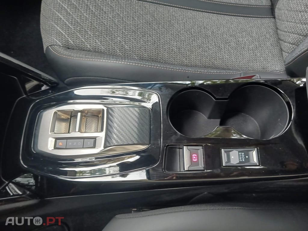 Peugeot 208 1.2 Hybrid Allure e-DCS6
