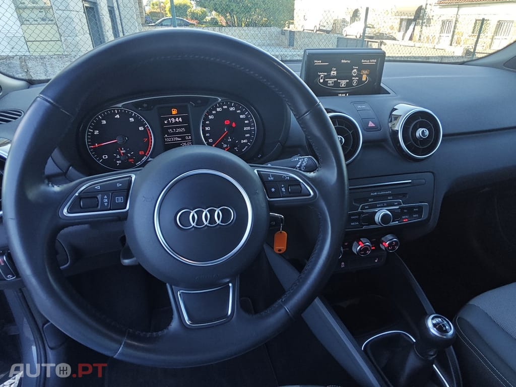 Audi A1 1.0 TFSI ultra — fotografia 7