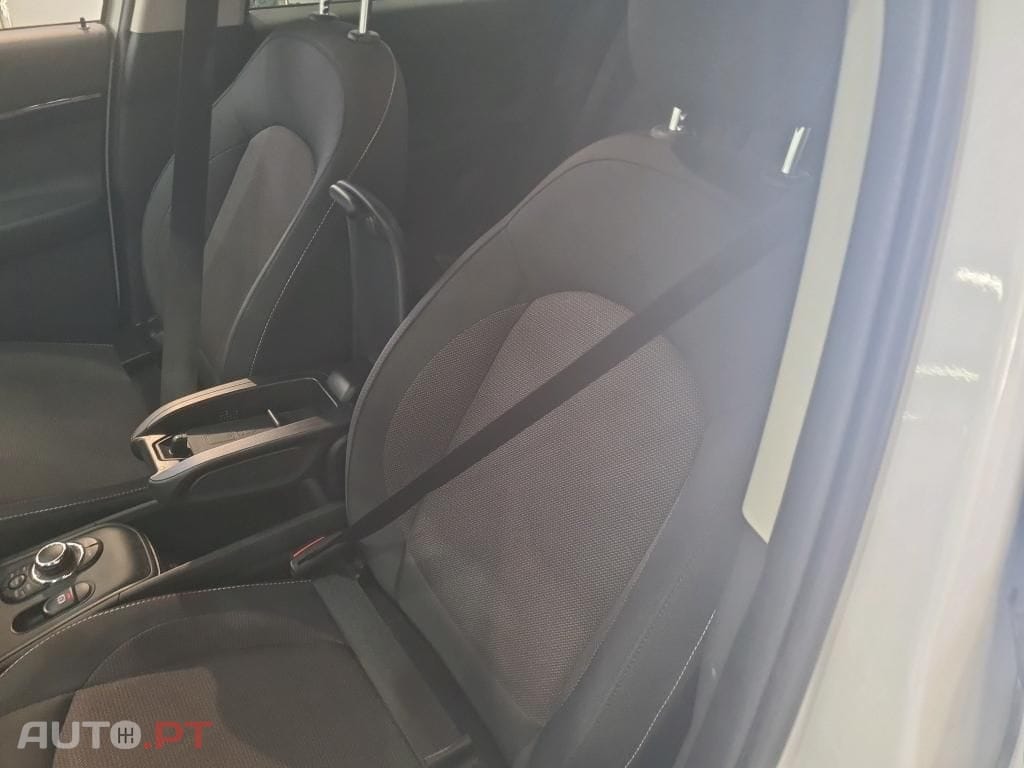 MINI Countryman Cooper SE Premium Essential Auto