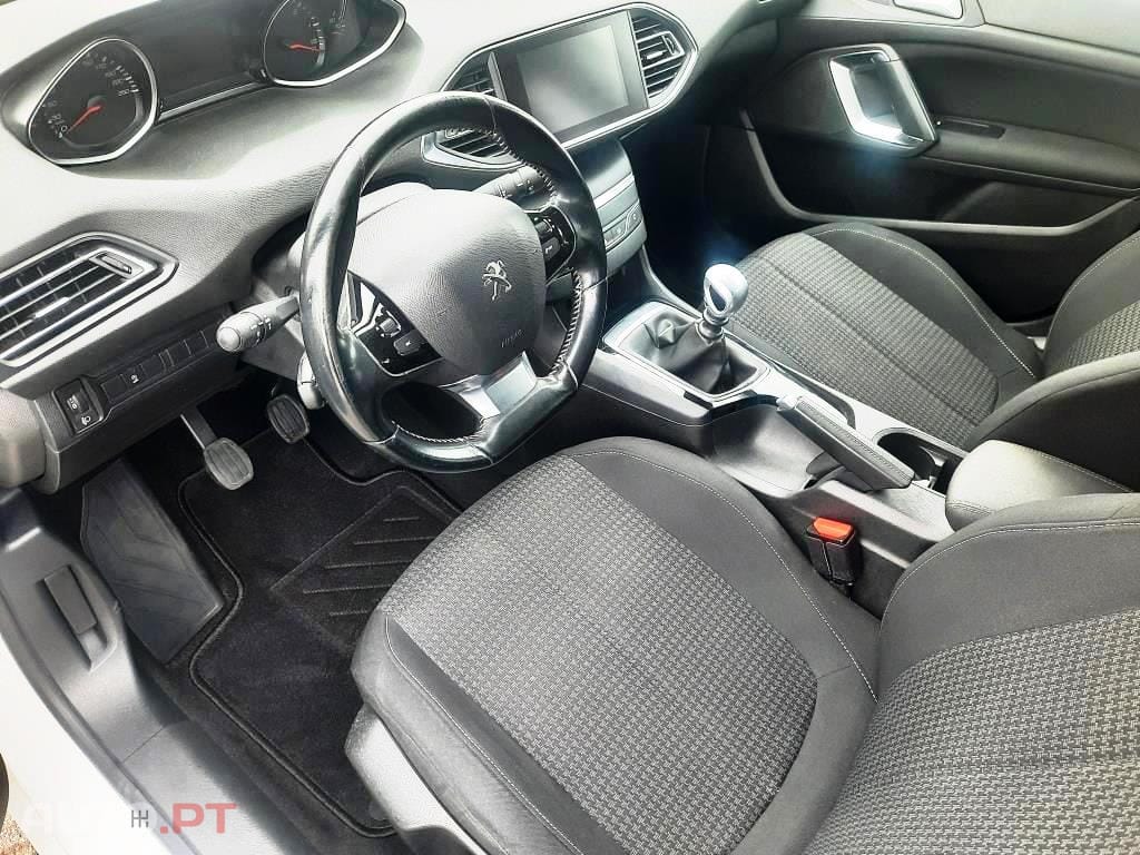 Peugeot 308 SW 1.5 HDI 130cv / 135€ mês