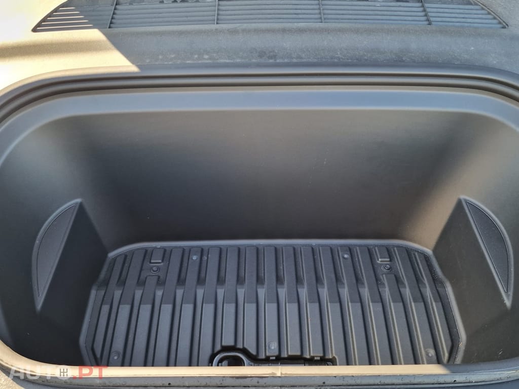 Tesla Model Y Performance Tração Integral
