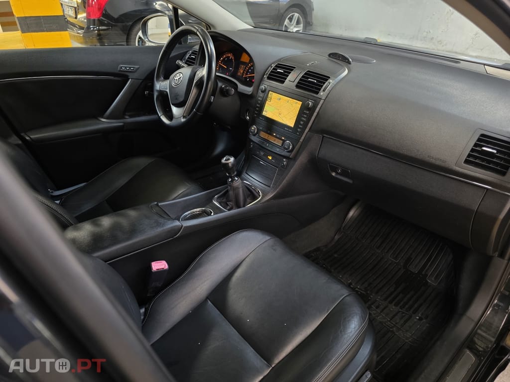 Toyota Avensis 2.0 D-4D Exclusive +Pele+GPS