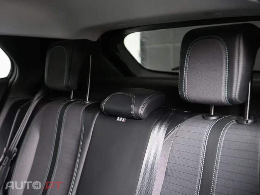 Peugeot E-2008 50 kWh Allure Pack