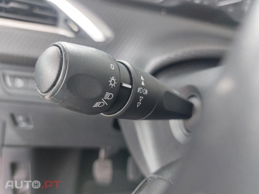 Peugeot 2008 1.5 BlueHDi Signature