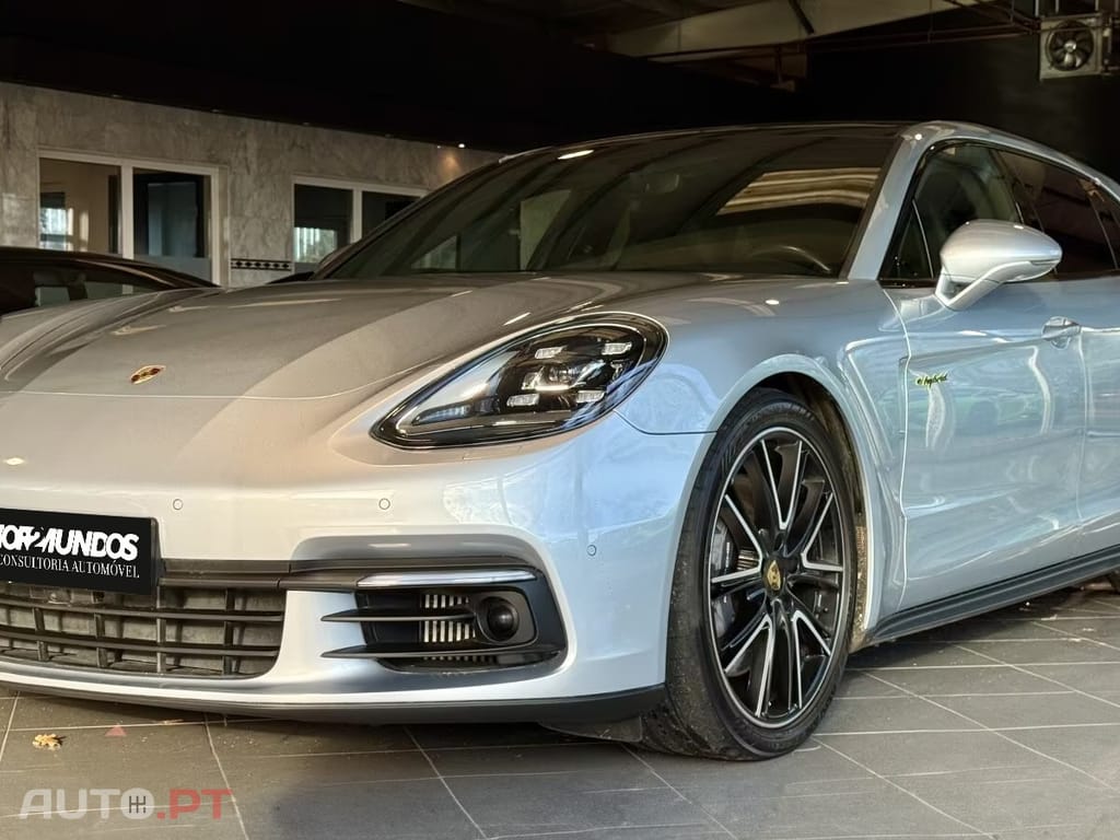 Porsche Panamera 4 E-Hybrid