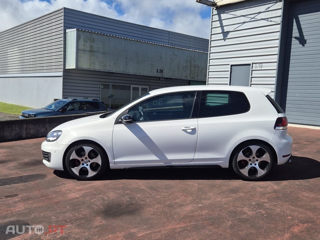 Volkswagen Golf 2.0 TSI GTI