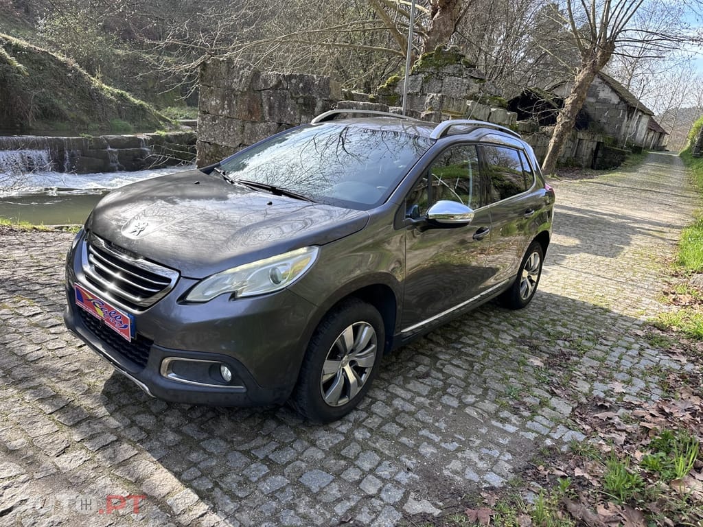 Peugeot 2008 PureTech 100 Allure