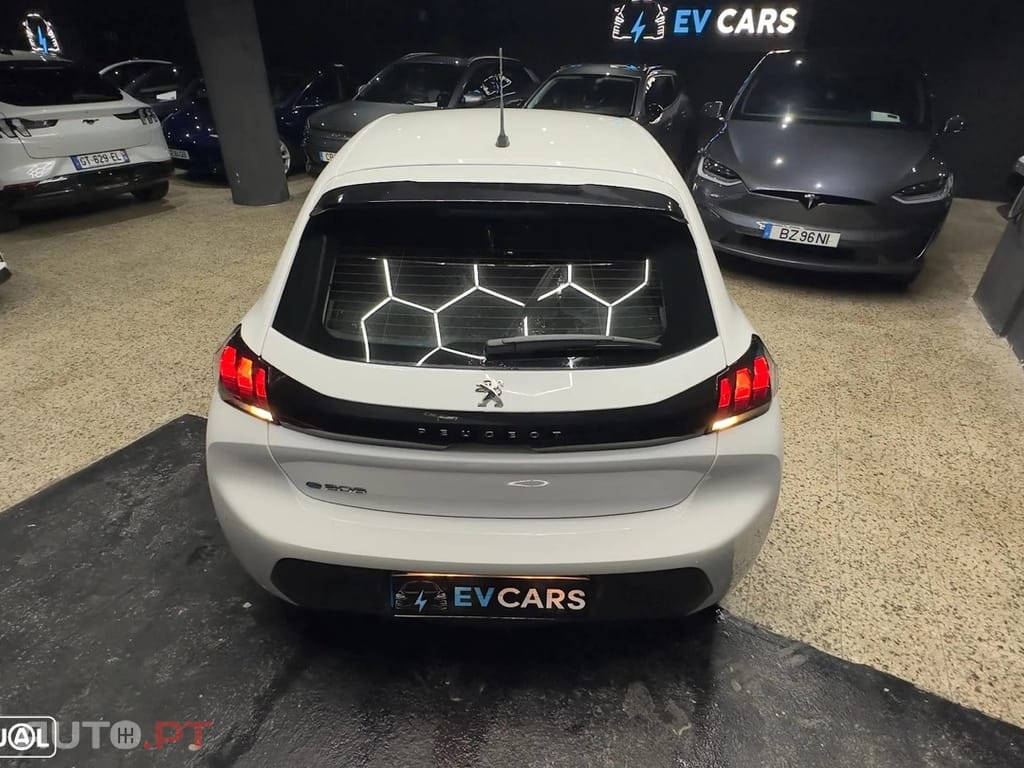 Peugeot E-208 50 kWh Active Pack