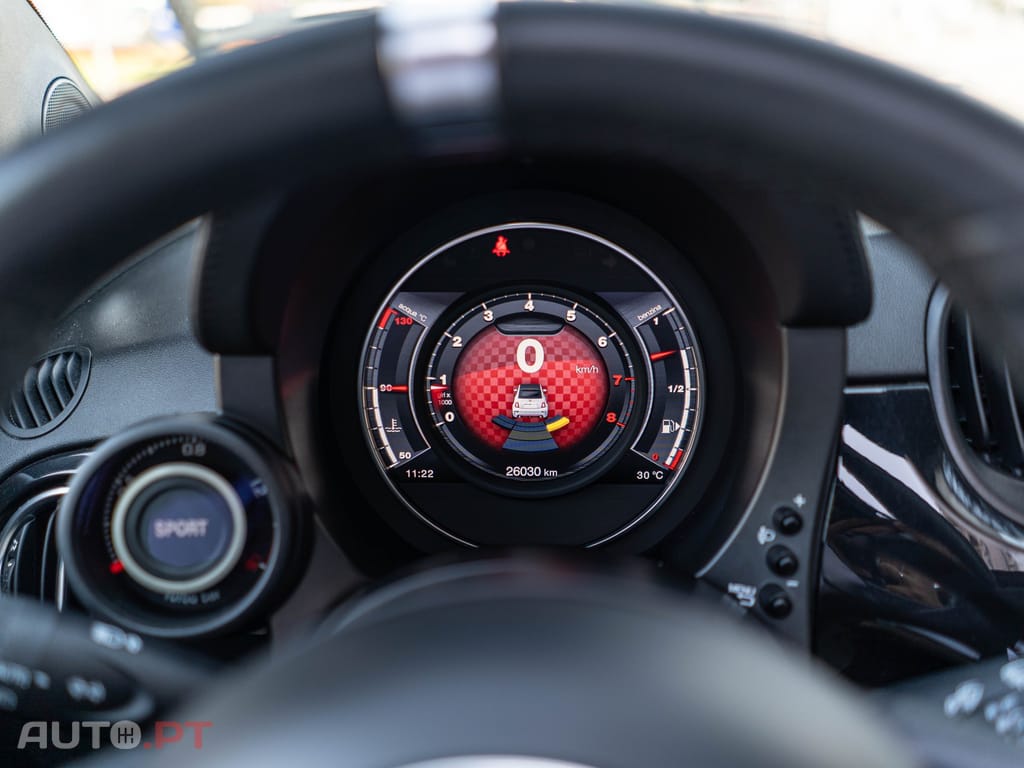 Abarth 595C 1.4 T-Jet Scorpioneoro