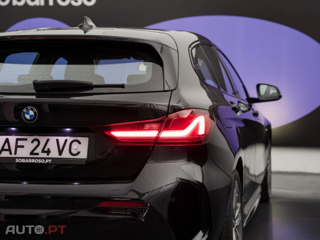 BMW 118 i Pack Desportivo M Auto