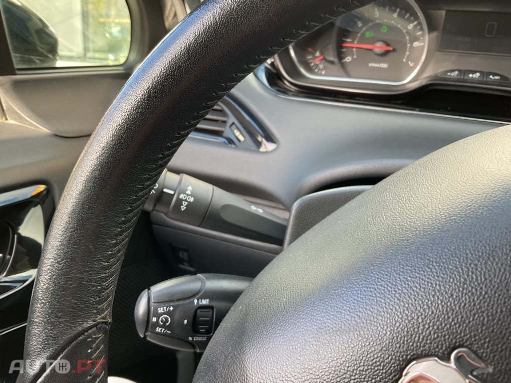 Peugeot 208 1.2 VTi Active