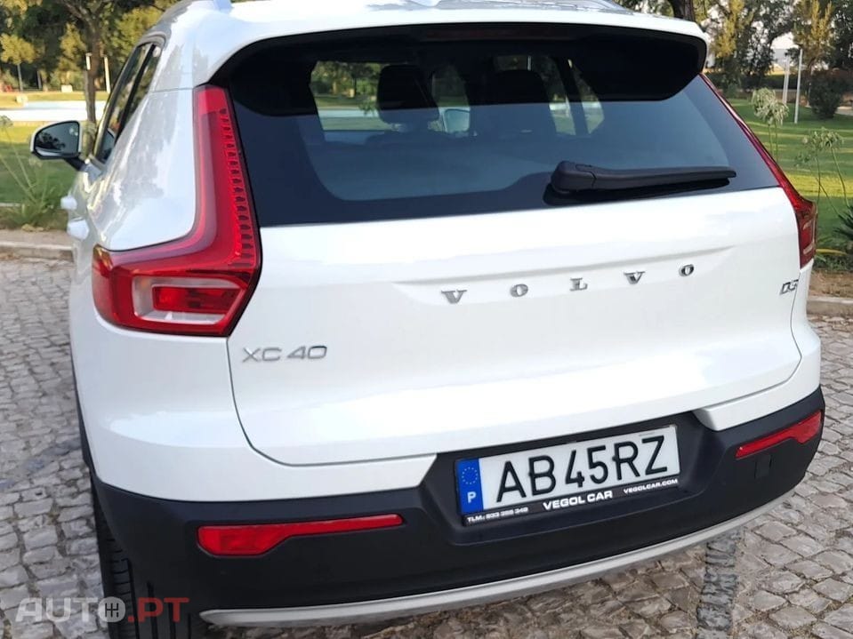 Volvo XC40 2.0 D3 Momentum Plus