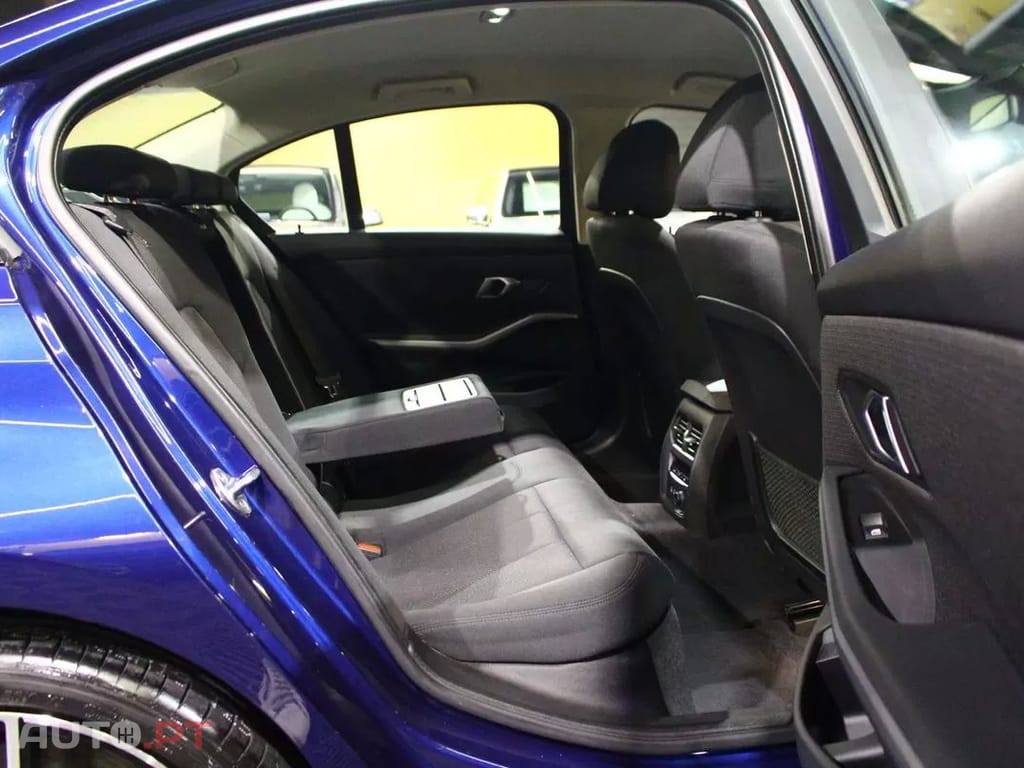 BMW 330 e Auto