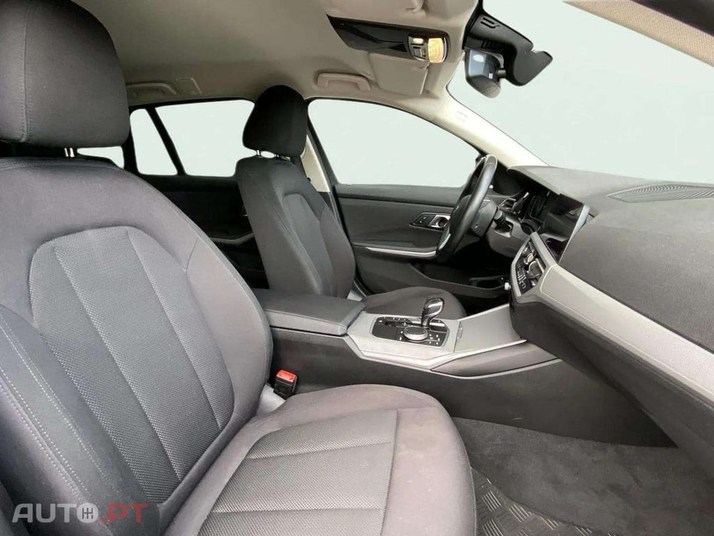 BMW 330 e Touring Corporate Edition Auto