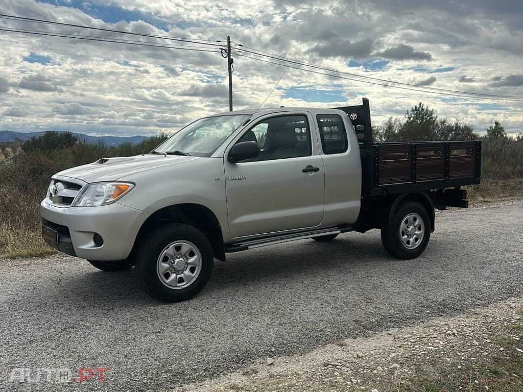 Toyota Hilux 2.5 D-4D 4WD CE