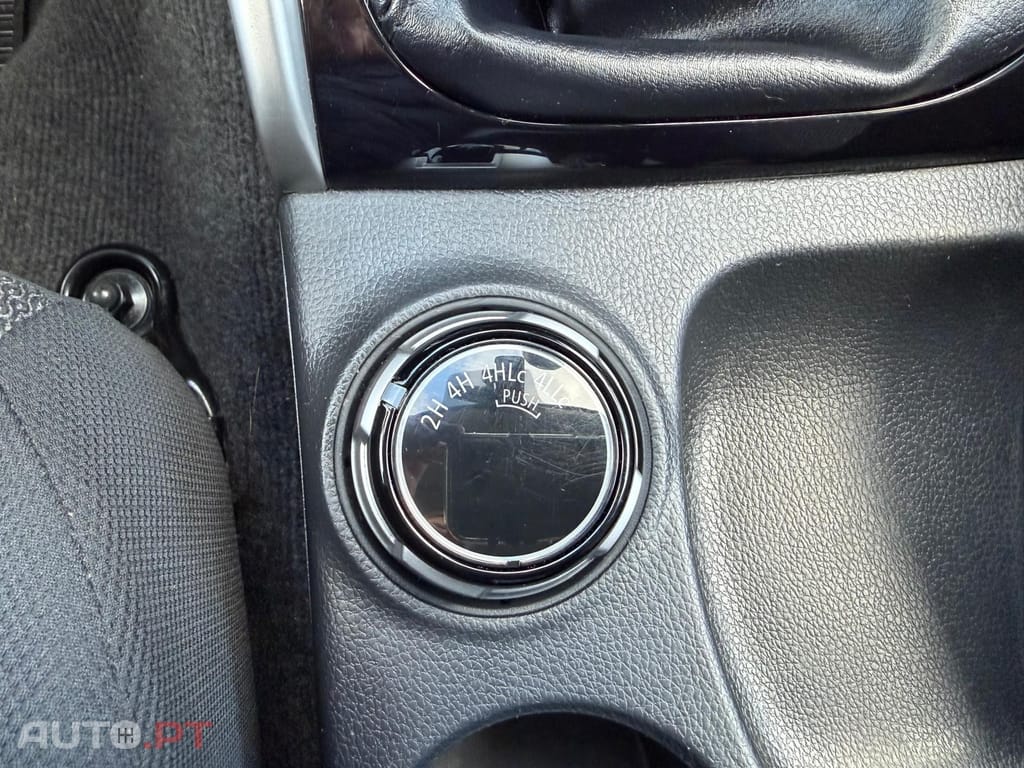 Mitsubishi L200 2.4 DI-D CD Sportbox Strakar 4WD